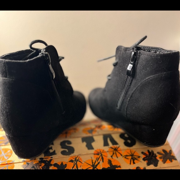 Youth girl’s Dream Pairs boots (black/quarter zip), Size 3: $10 - Picture 7 of 12